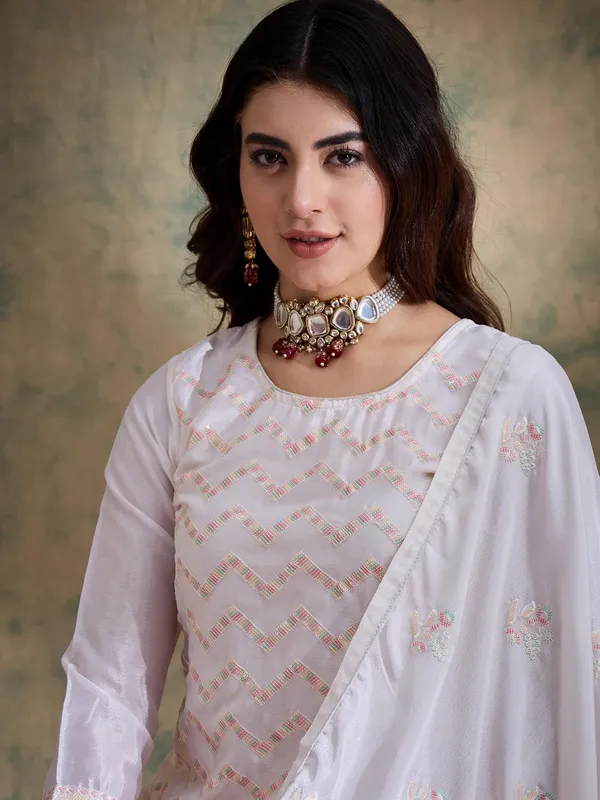 Elegant_White_Chinon_Embroidered_Kurta_Palazzo_Set