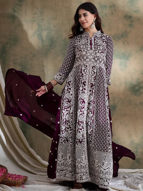 Magnificent_Embroidered_Vichitra_Silk_Anarkali_Lehenga_Set_With_Dupatta