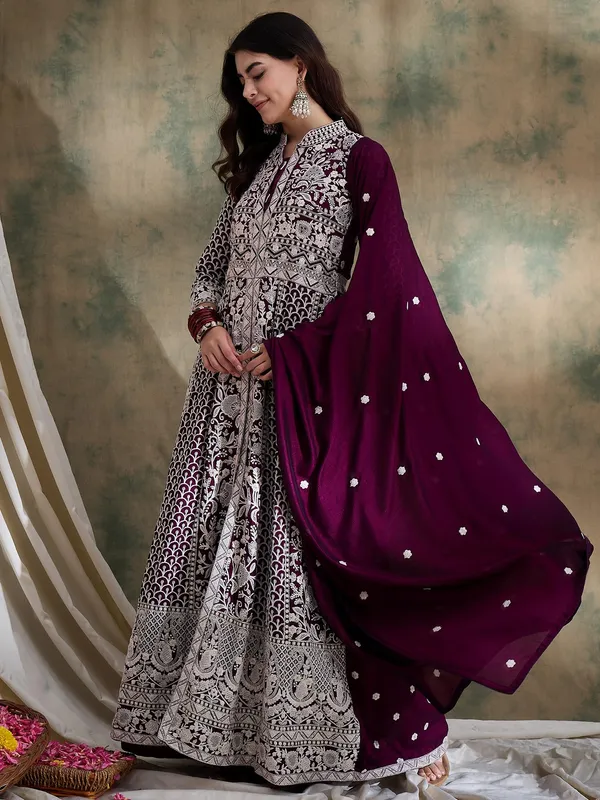 Magnificent_Embroidered_Vichitra_Silk_Anarkali_Lehenga_Set_With_Dupatta