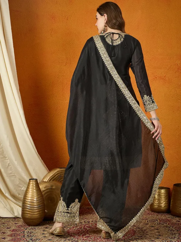 Chinon_Embroidered_Kurta_Palazzo_Set_With_Dupatta
