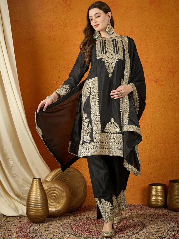 Chinon_Embroidered_Kurta_Palazzo_Set_With_Dupatta