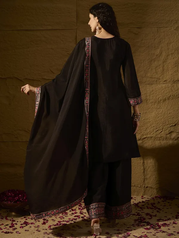 Black_Chinon_Kurta_Palazzo_Set_With_Lace_Dupatta