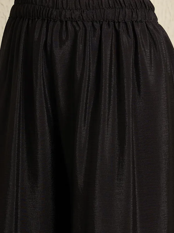 Captivating_Black_Floral_Embroidered_Chinon_Kurta_Palazzo_Set_With_Dupatta