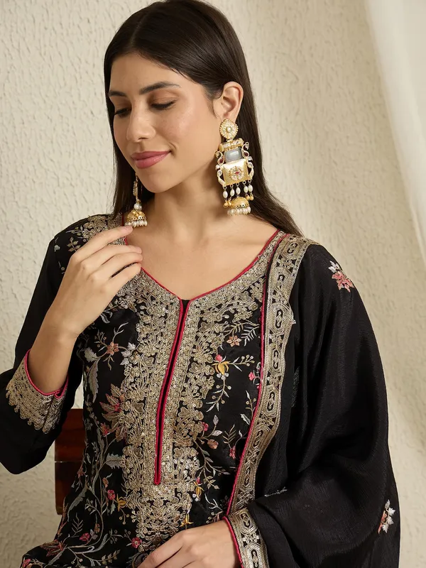 Captivating_Black_Floral_Embroidered_Chinon_Kurta_Palazzo_Set_With_Dupatta