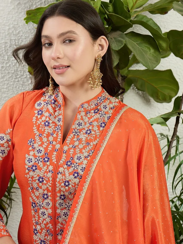 Embroidered_Kurta_Palazzo_|_Collar_Neck_|_Above_Knee