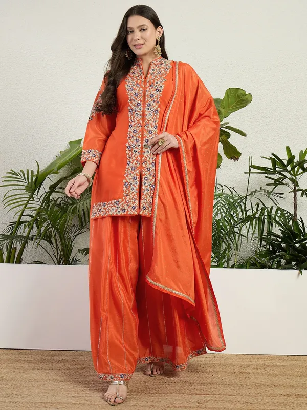 Embroidered_Kurta_Palazzo_|_Collar_Neck_|_Above_Knee