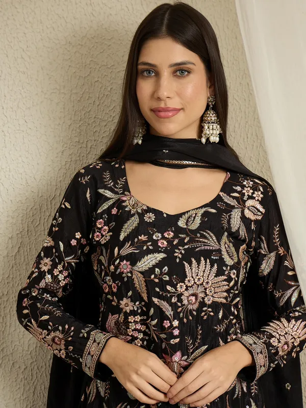 Black_Chinon_Embroidered_Kurta_Palazzo_Set_With_Dupatta