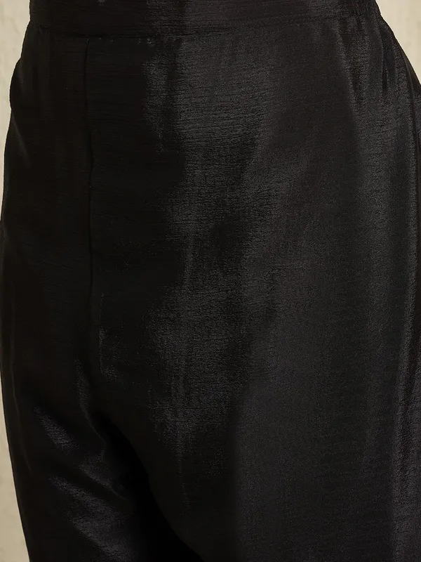 Captivating_Black_Embroidered_Chinon_Kurta_Palazzo_Set