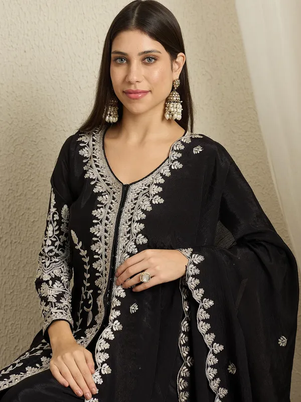 Captivating_Black_Embroidered_Chinon_Kurta_Palazzo_Set