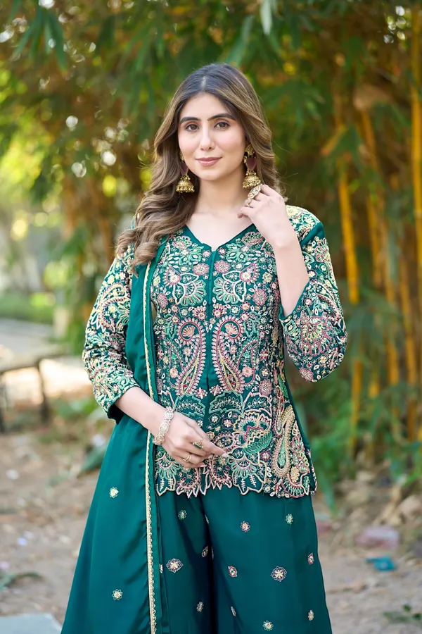 Elegant_Emerald_Embroidered_Kurta_Palazzo_Set