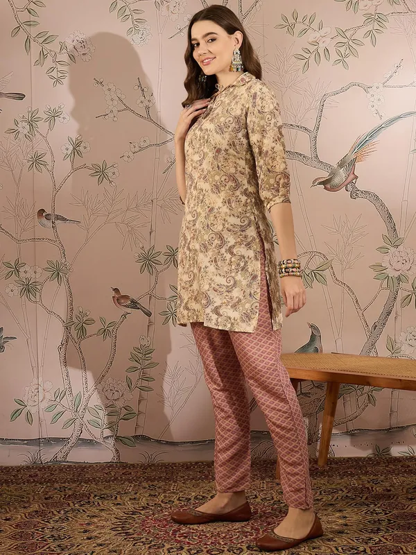 Breezy_Cream_Floral_Printed_Cotton_Co-Ord_Set
