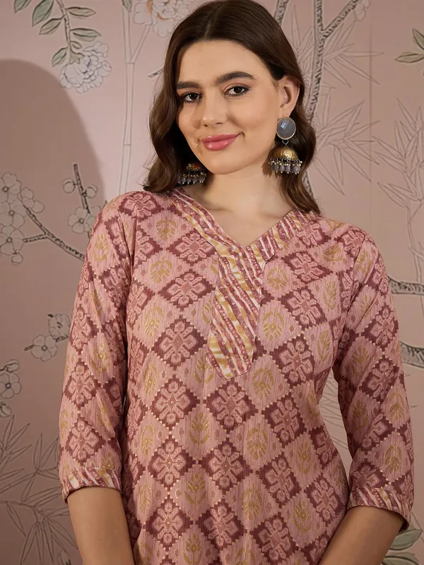 Printed_Straight_Kurta_With_Bottom_V-Neck_Thread_Detailing,_3/4_Sleeve_Stitched_Cotton_Set