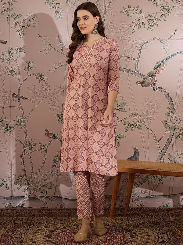Printed_Straight_Kurta_With_Bottom_V-Neck_Thread_Detailing,_3/4_Sleeve_Stitched_Cotton_Set
