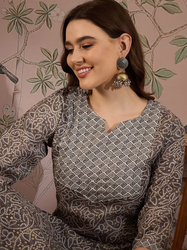 Printed_Straight_Kurta_With_Bottom_Notch_Neck,_3/4_Sleeve_Stitched_Cotton_Set