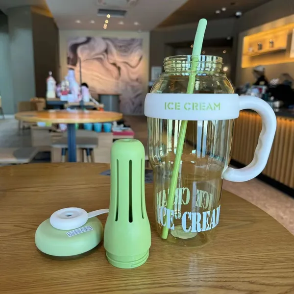 Ice_Cream_Print_Straw_Tumbler