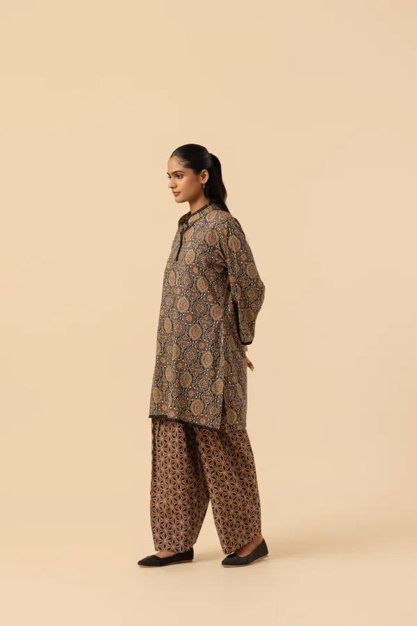 Earthen_Mirage_Ajrakh_Printed_Farshi_Coord_Set