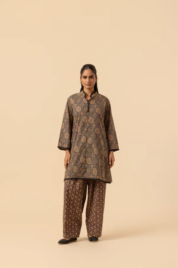 Earthen_Mirage_Ajrakh_Printed_Farshi_Coord_Set