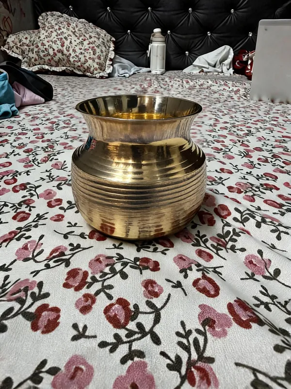 Churidar_Brass_Kalash