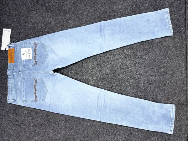 Light_Blue_Denim_Regular_Fit_Jeans_For_Men