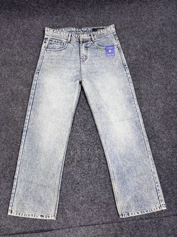 Light_Grey_Denim_Straight_Fit_Jeans_For_Men