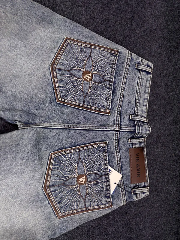 Light_Grey_Denim_Straight_Fit_Jeans_For_Men