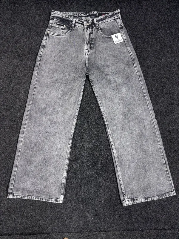 Grey_Denim_Straight_Fit_Jeans_For_Men