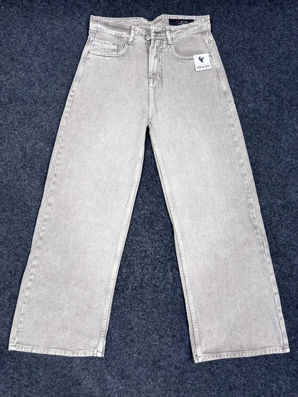 Light_Grey_Denim_Straight_Fit_Jeans_For_Men