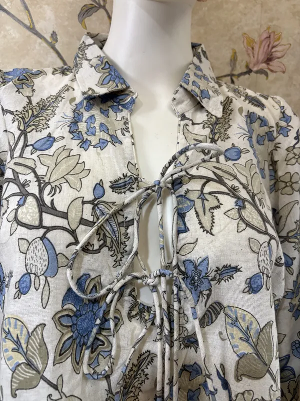 Blue_and_Beige_Floral_Top