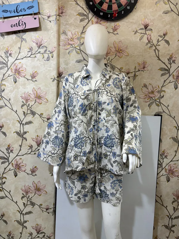 Blue_and_Beige_Floral_Top