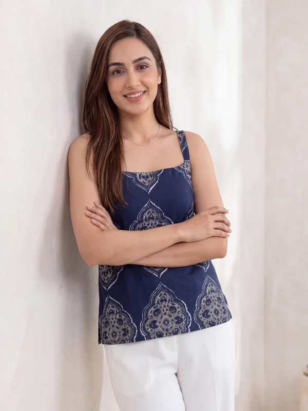 Navy_Printed_Sleeveless_Top_for_Women