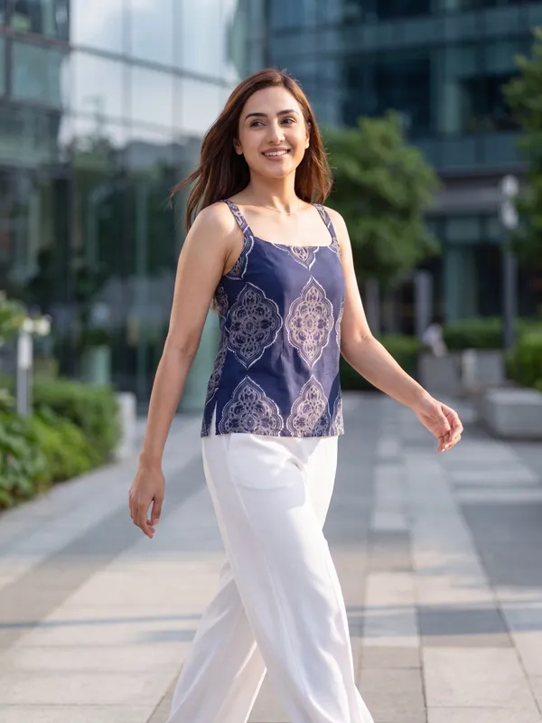 Navy_Printed_Sleeveless_Top_for_Women