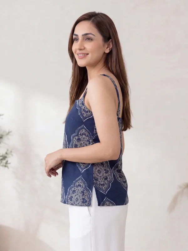 Navy_Printed_Sleeveless_Top_for_Women