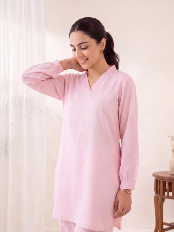 Pink_Straight_Fit_Kurta_Set_for_Women