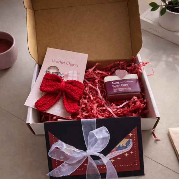 Make_Her_Yours_Couples_Activity_Gift_Bundle