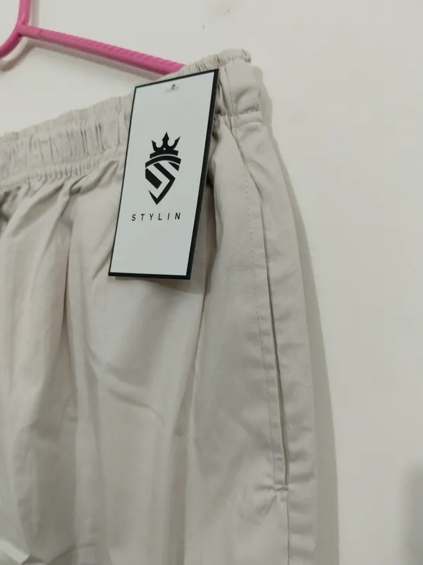 Off_White_Rayon_Straight_Fit_Elasticated_Palazzo_Pant_For_Women