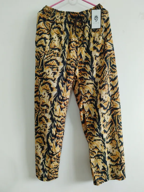 Leopard_Print_Drawstring_Shorts_for_Women