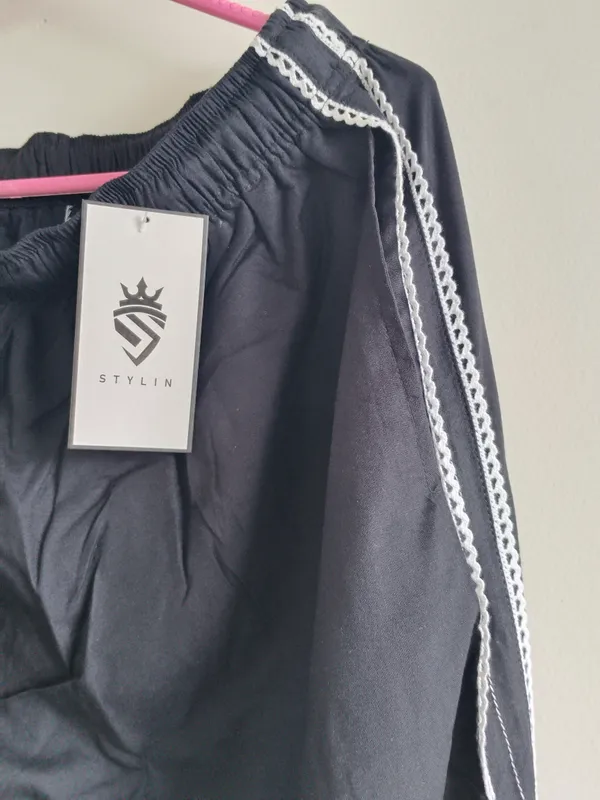 Black_Athletic_Fit_Track_Pants_for_Men