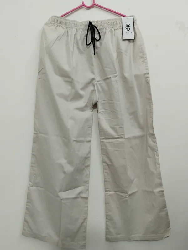 Off-White_Elasticated_Straight_Fit_Pants_for_Women
