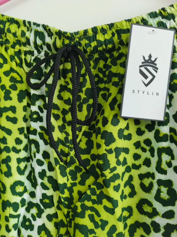 Green_Printed_Drawstring_Shorts_for_Women