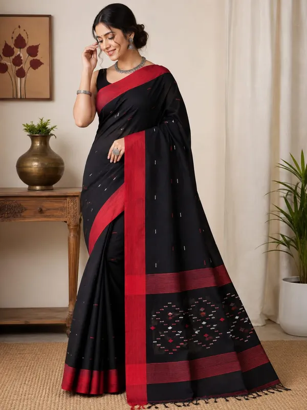 Black_Red_Khadi_Handloom_Saree_For_Women