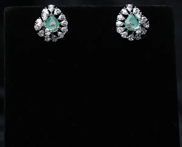 Pear_Bloom_Sparkle_Studs