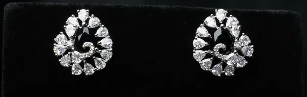 Pear_Bloom_Sparkle_Studs