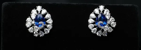Pear_Bloom_Sparkle_Studs