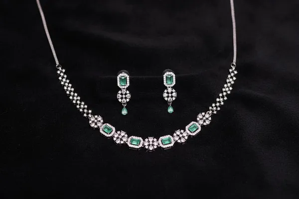 Florette_Glam_Necklace_Set