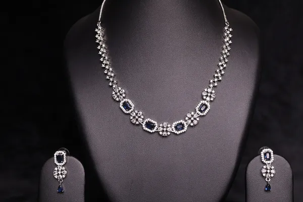 Florette_Glam_Necklace_Set