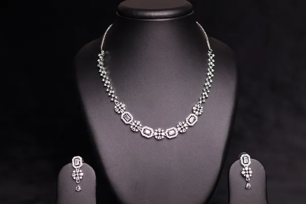 Florette_Glam_Necklace_Set