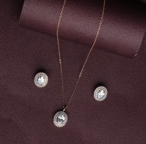 Luminous_Circle_Sparkle_Pendant_Set