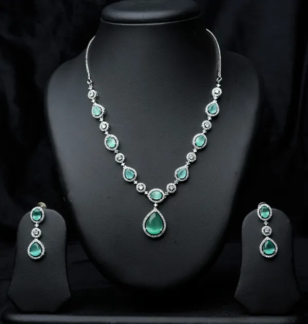 Mint_Glow_Necklace_Set