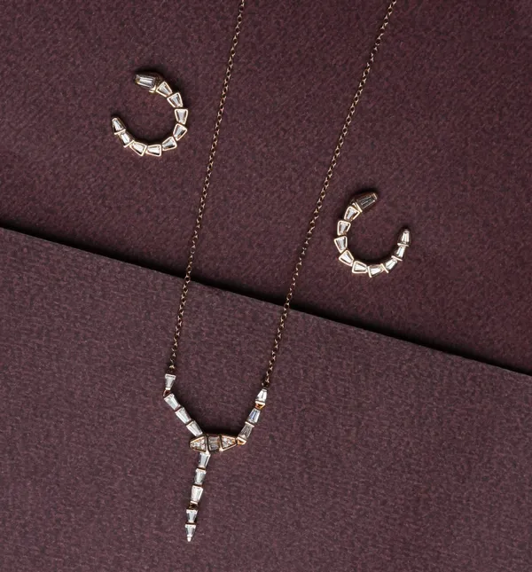 Snake_Curve_Sparkle_Pendant_Set