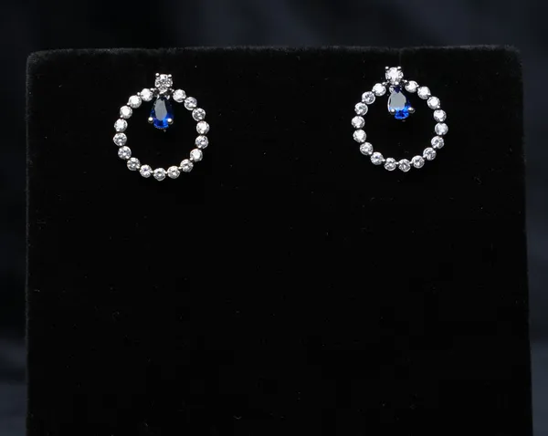 Glamour_Circle_Drop_Earrings